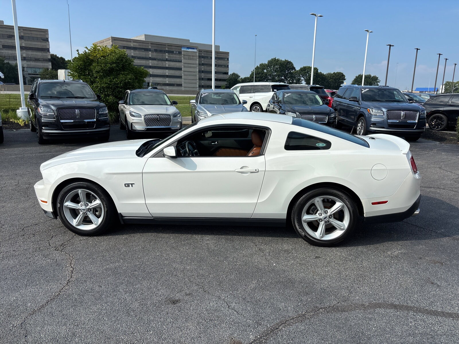 2010 Ford Mustang GT photo 4