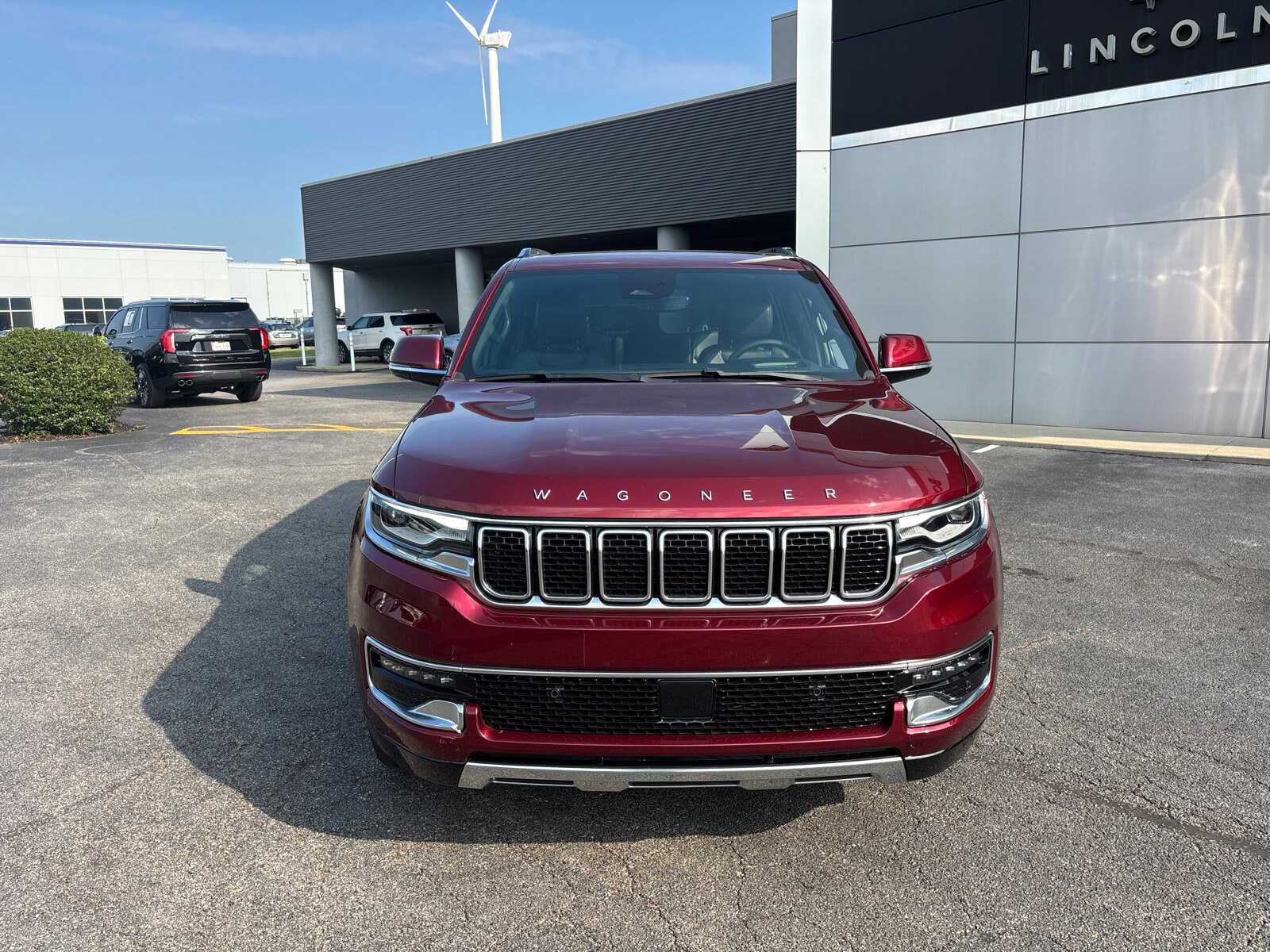 Used 2022 Jeep Wagoneer Series III with VIN 1C4SJVDT9NS105784 for sale in Columbus, OH