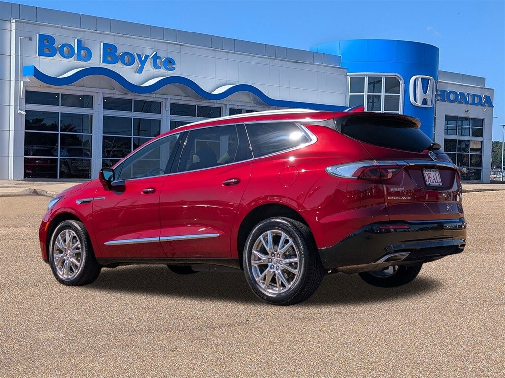 2023 Buick Enclave Essence photo 3