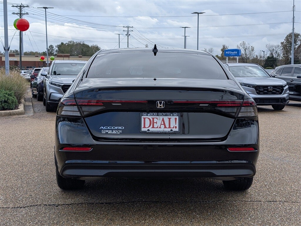 2025 Honda Accord LX photo 3