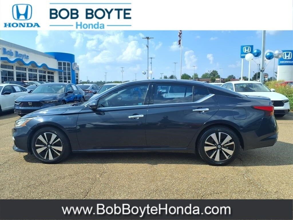 Used 2019 Nissan Altima 2.5 SV Sedan