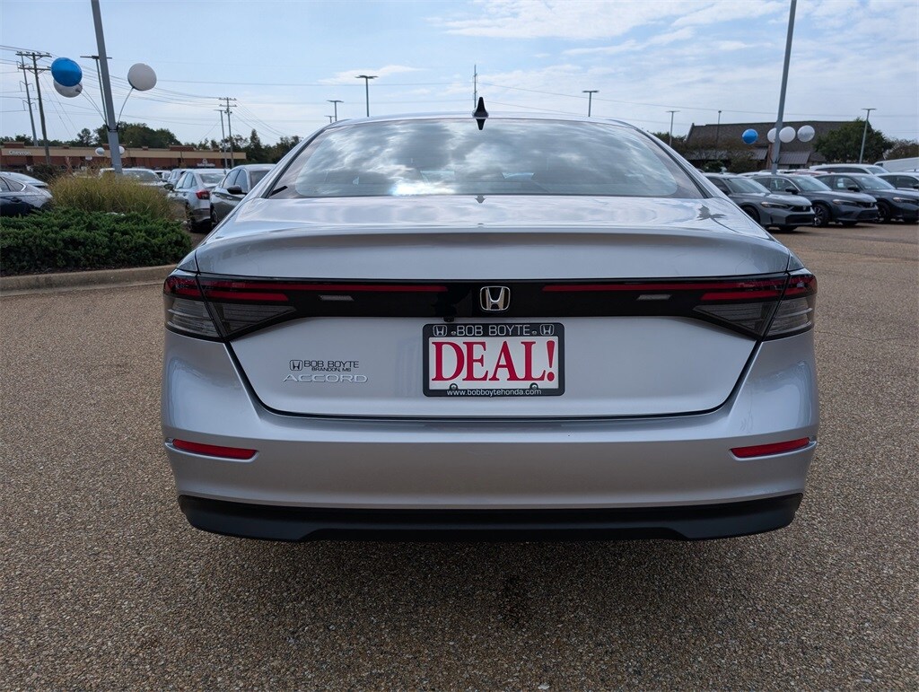 2025 Honda Accord SE photo 4