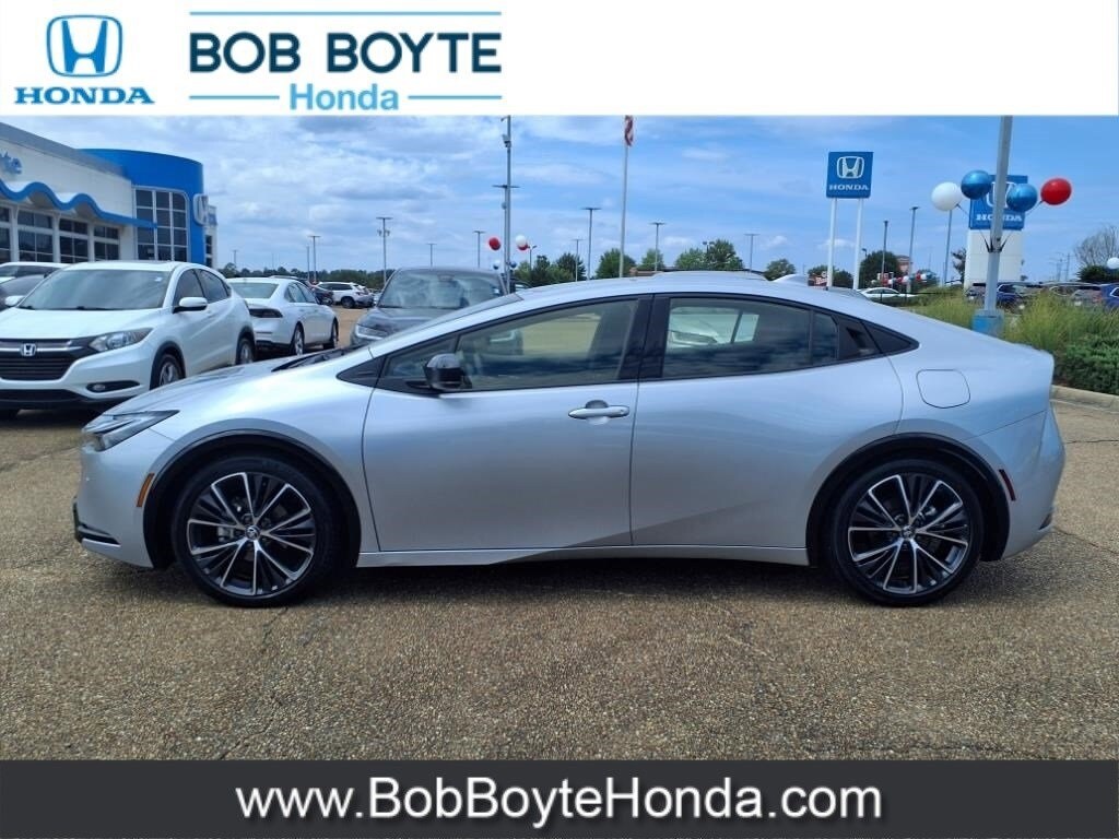 Used 2023 Toyota Prius XLE Hatchback