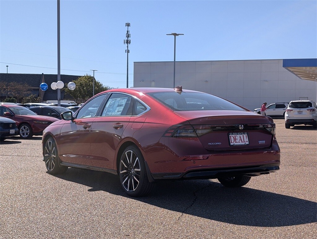 2025 Honda Accord Hybrid Touring photo 3