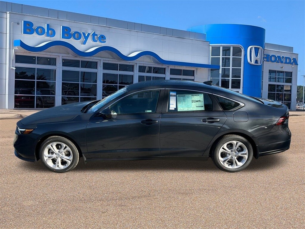 2025 Honda Accord LX photo 3