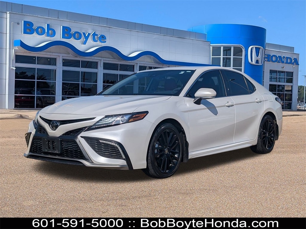 2023 Toyota Camry XSE's photo