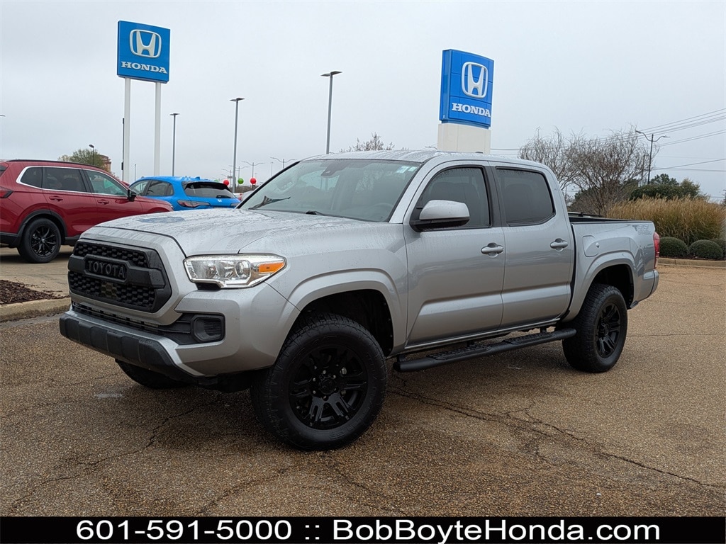 2020 Toyota Tacoma SR's photo