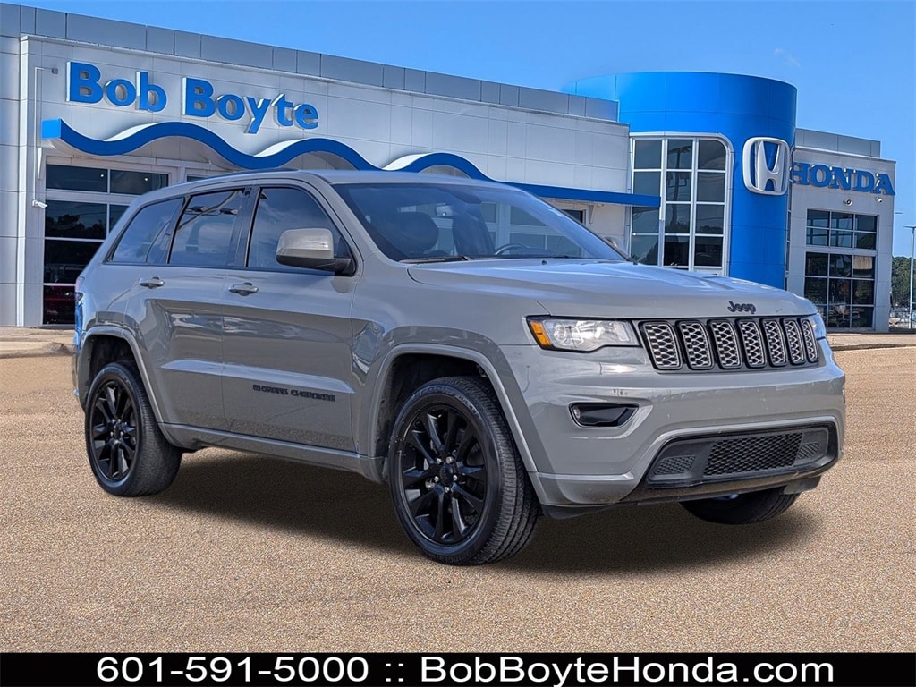 2022 Jeep Grand Cherokee WK Laredo X's photo