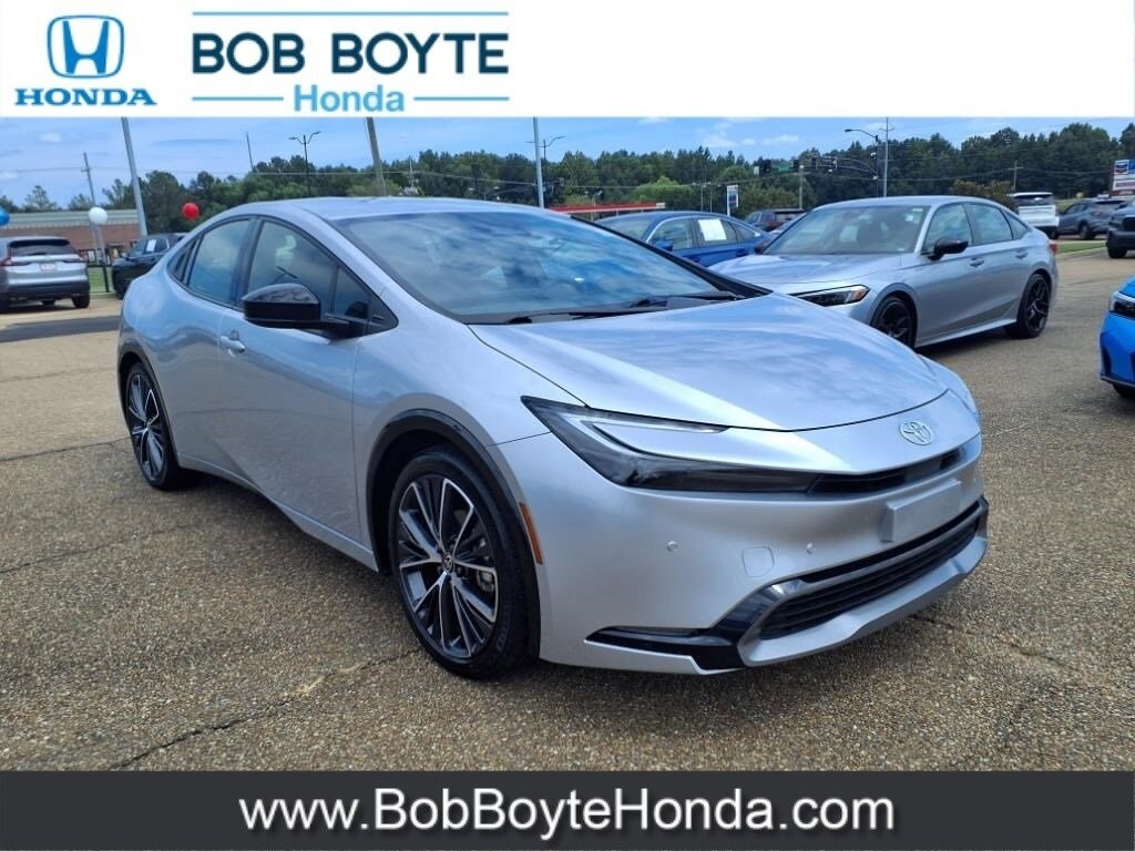 Used 2023 Toyota Prius XLE Hatchback