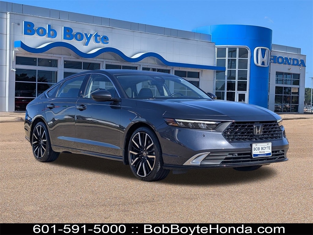 2023 Honda Accord Hybrid Touring's photo