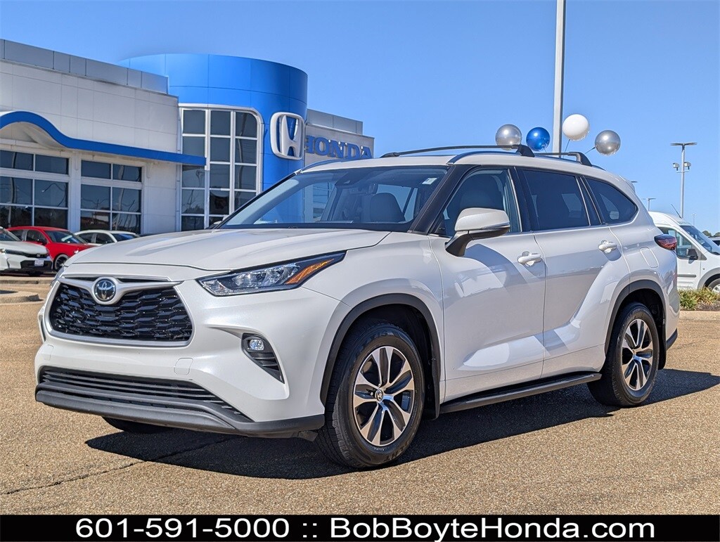 Used 2020 Toyota Highlander XLE SUV
