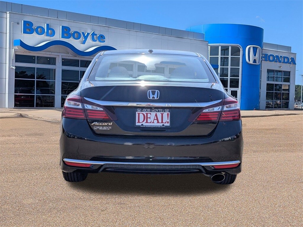 2017 Honda Accord EX-L photo 4