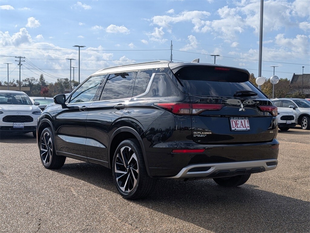 2024 Mitsubishi Outlander SEL Platinum photo 3