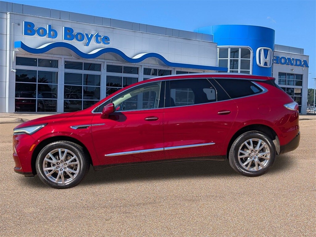 2023 Buick Enclave Essence photo 2