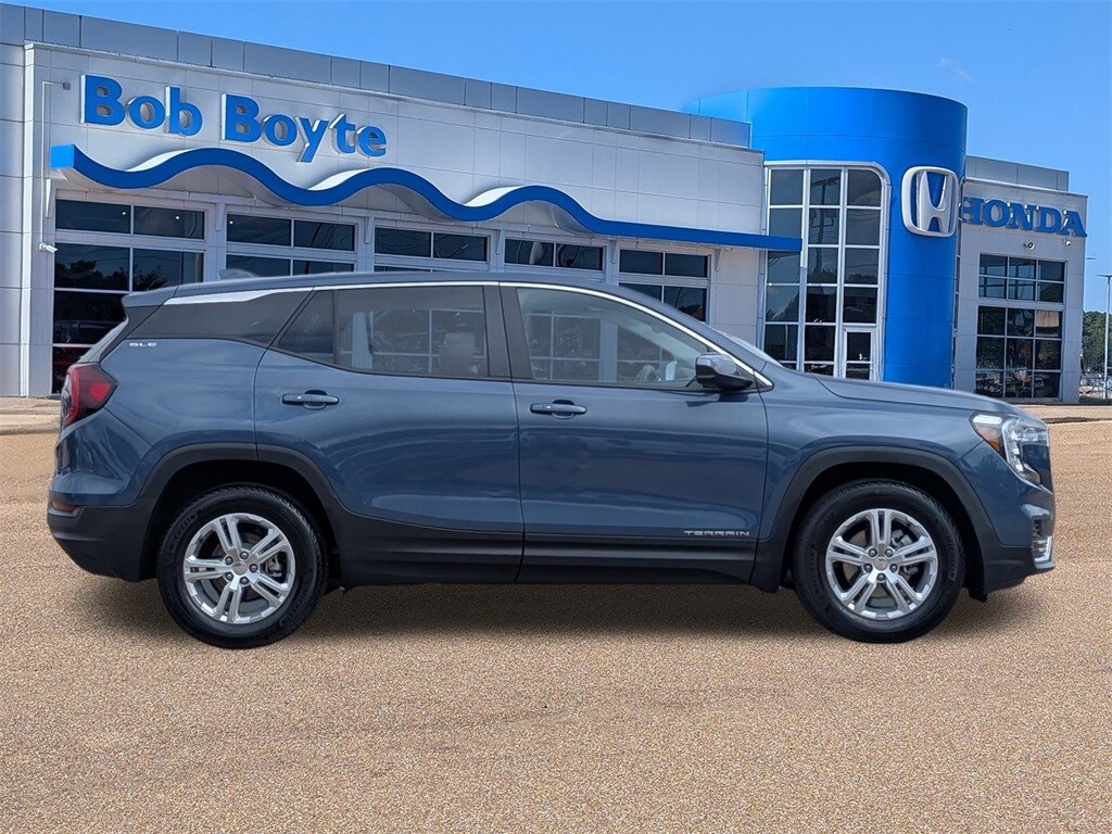 Used 2024 GMC Terrain SLE SUV