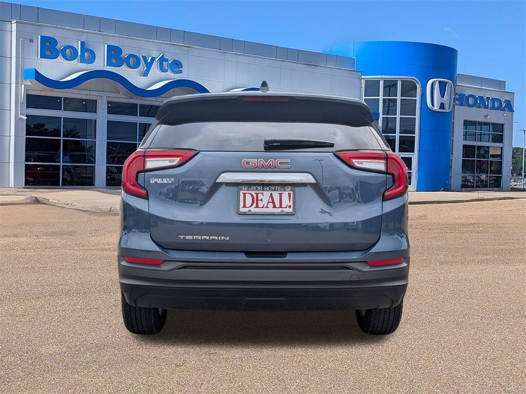 Used 2024 GMC Terrain SLE SUV