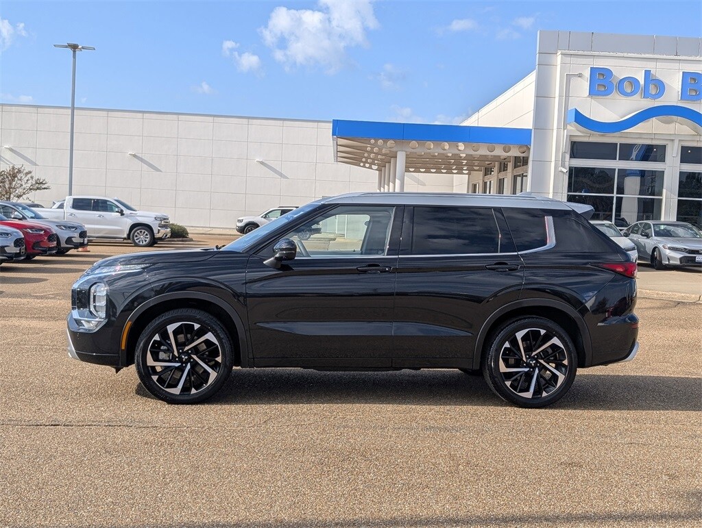 Used 2024 Mitsubishi Outlander SEL Platinum Edition SUV