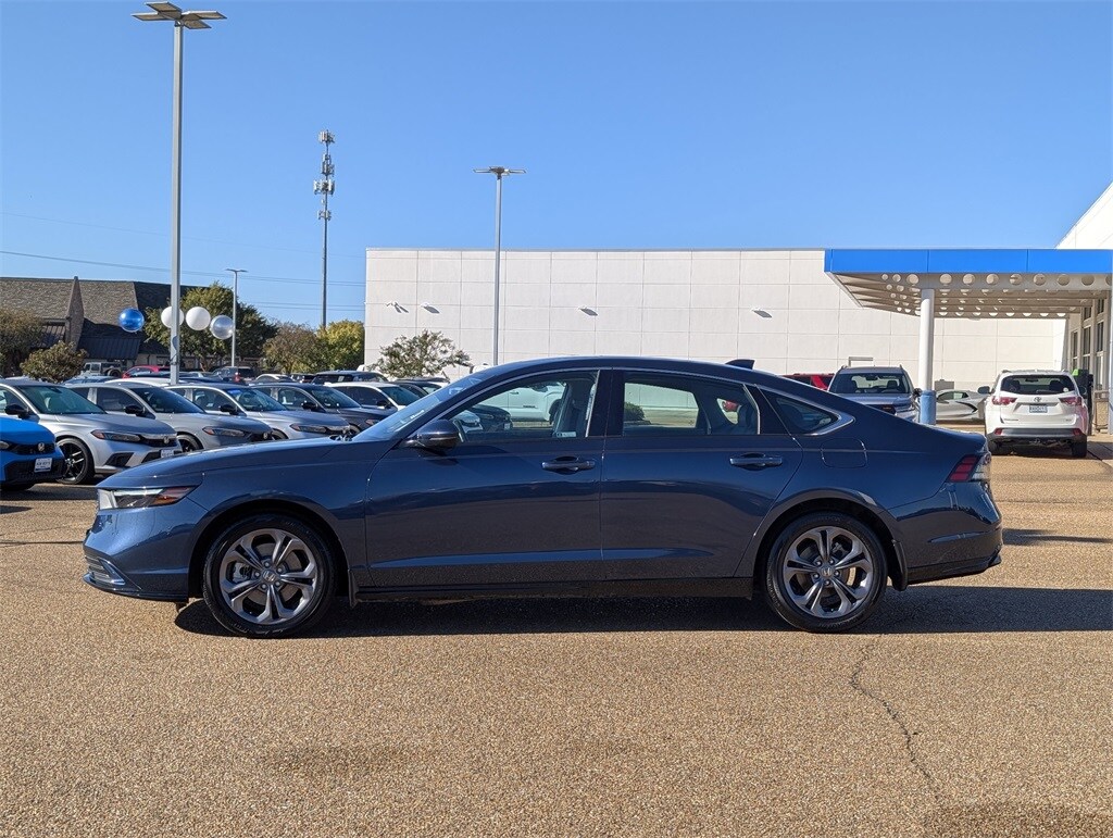 2024 Honda Accord Hybrid EX-L photo 2