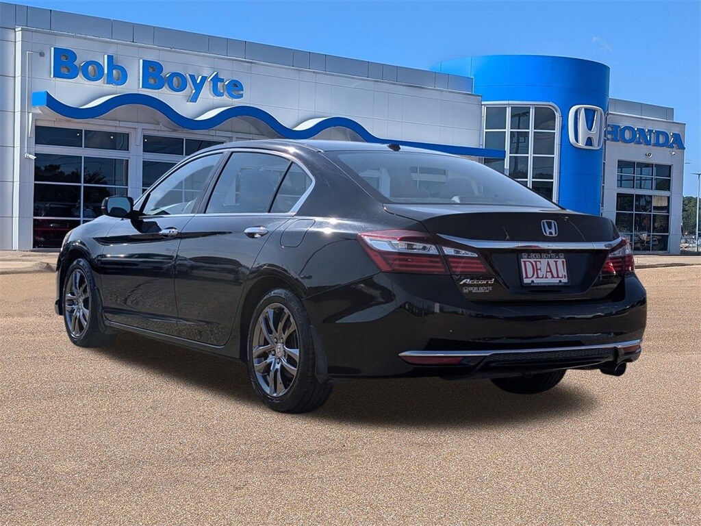 2017 Honda Accord EX-L photo 3