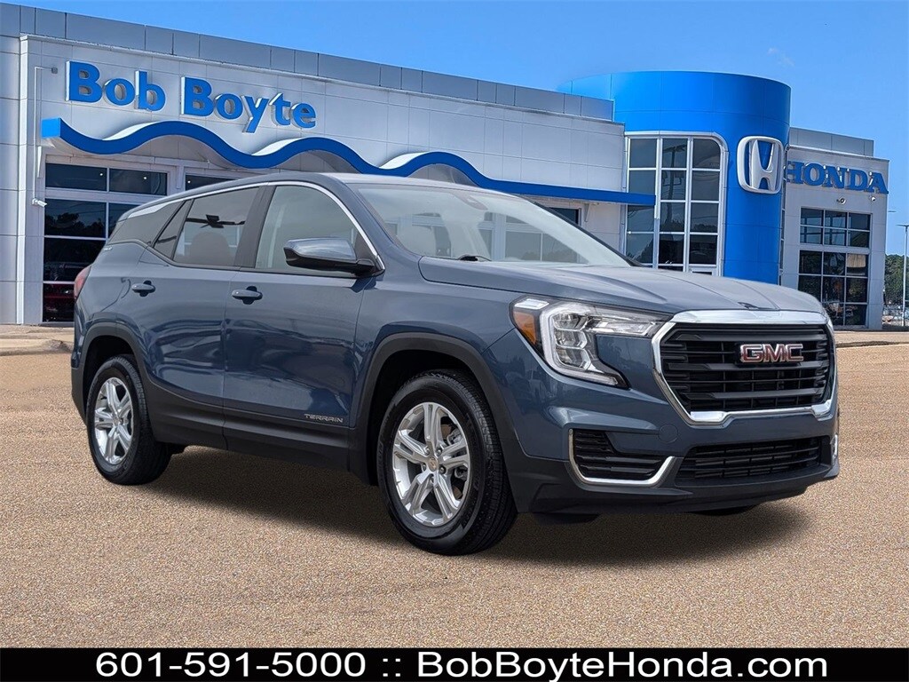 Used 2024 GMC Terrain SLE SUV