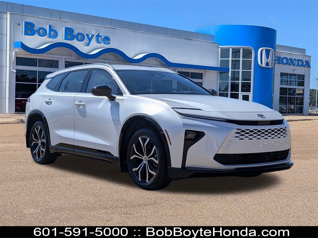 Used 2025 Toyota Crown Signia XLE SUV