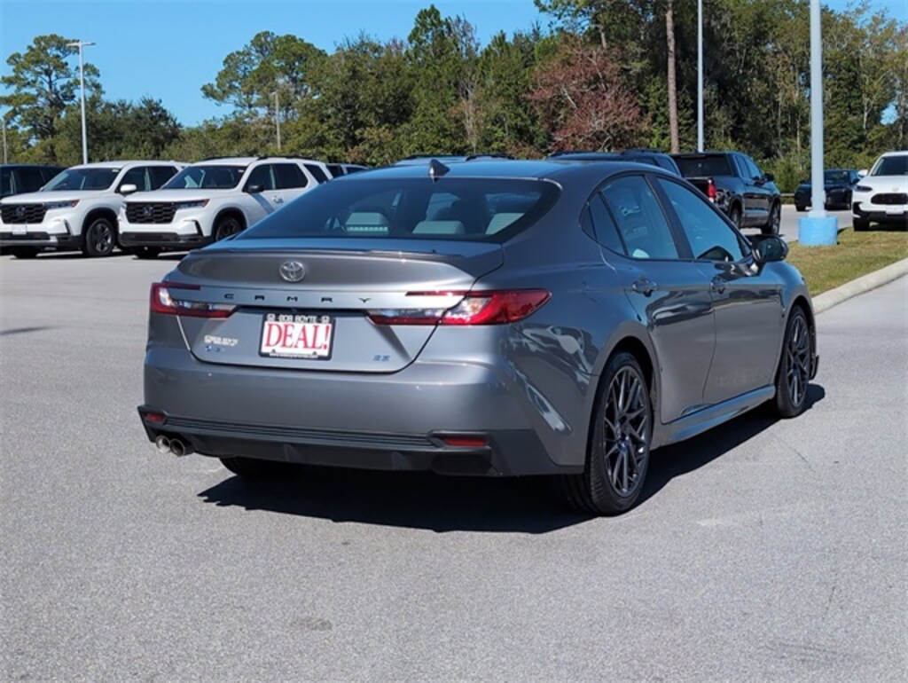 Used 2025 Toyota Camry SE Sedan