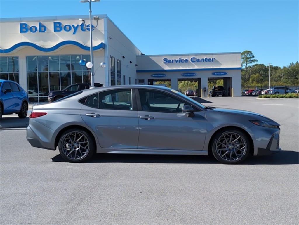 Used 2025 Toyota Camry SE Sedan