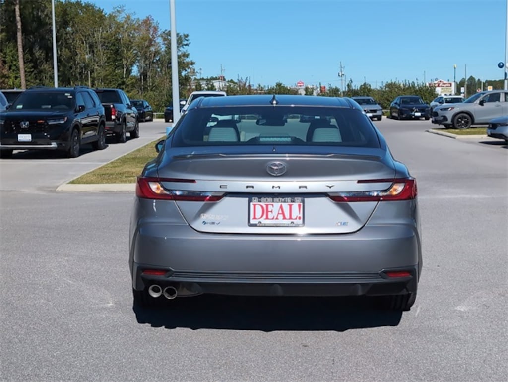 Used 2025 Toyota Camry SE Sedan