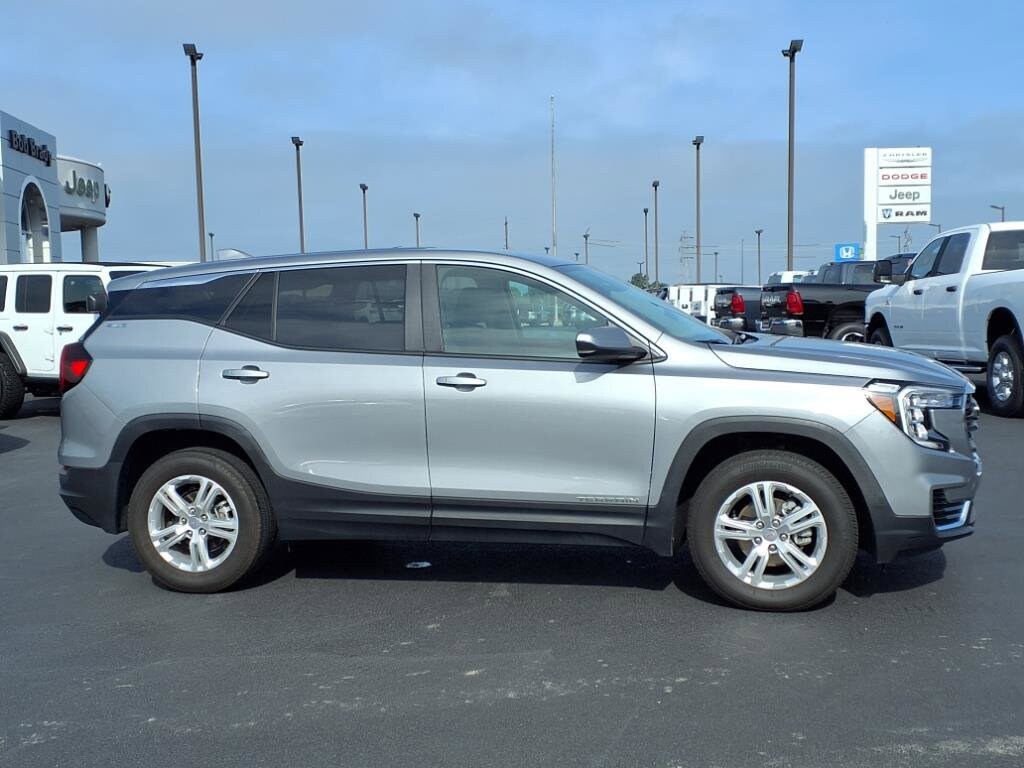 Used 2024 GMC Terrain SLE SUV