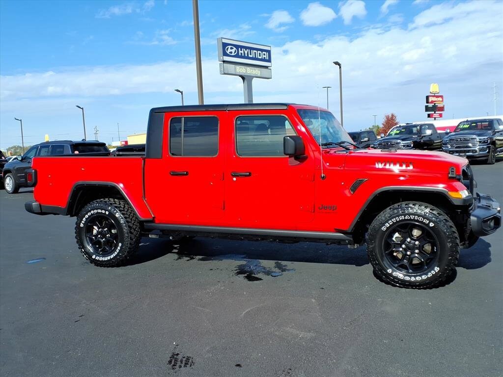 Used 2023 Jeep Gladiator Sport Truck Crew Cab