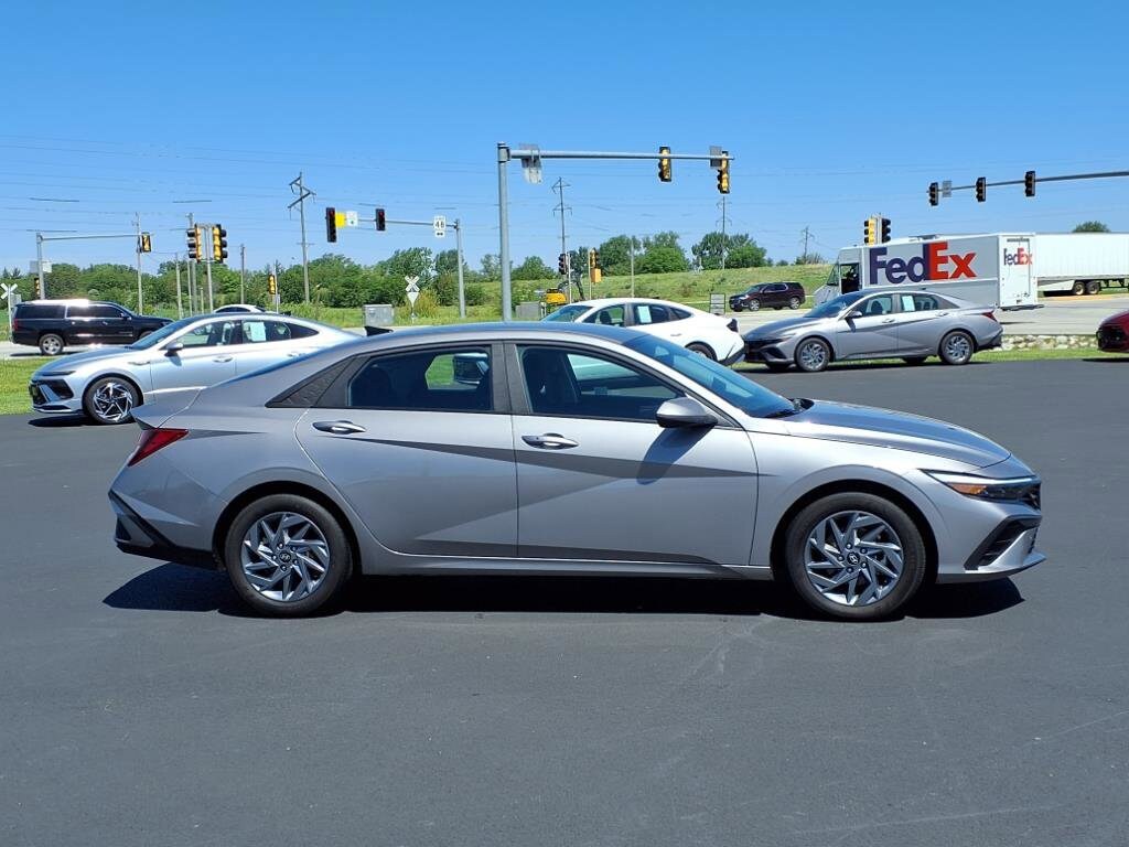 Used 2024 Hyundai Elantra SEL Sedan