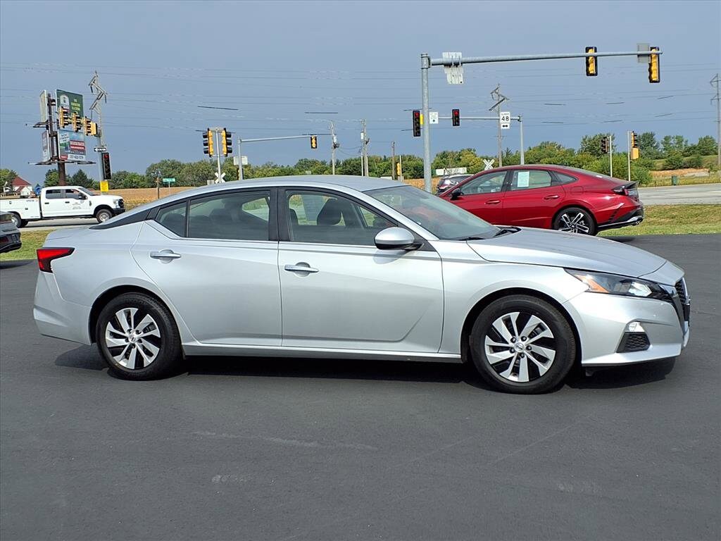 Used 2022 Nissan Altima 2.5 S Sedan