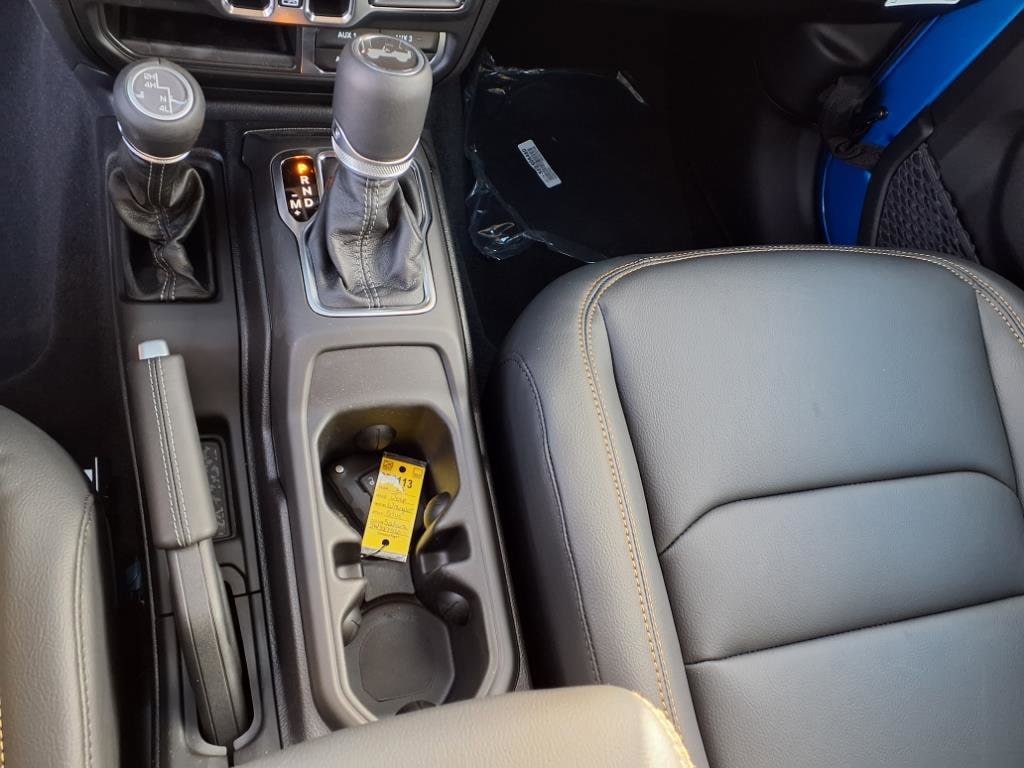 2025 Jeep Wrangler 4-Door Sahara - Photo 10
