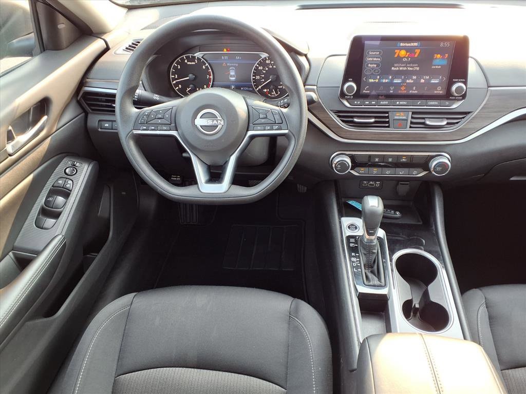 Used 2024 Nissan Altima 2.5 SV Sedan