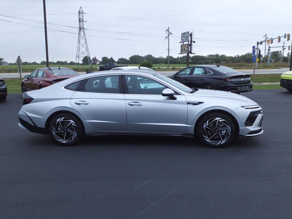 Used 2024 Hyundai Sonata SEL Sedan