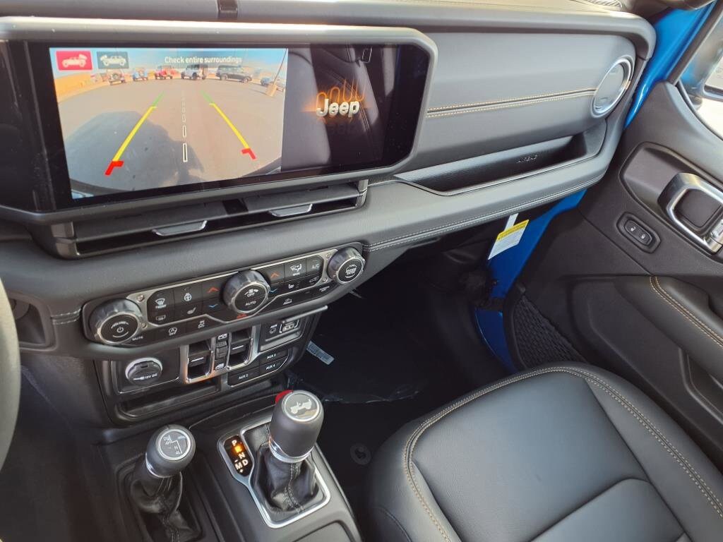 2025 Jeep Wrangler 4-Door Sahara - Photo 7