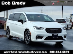 2026 Chrysler Pacifica SELECT Passenger Van