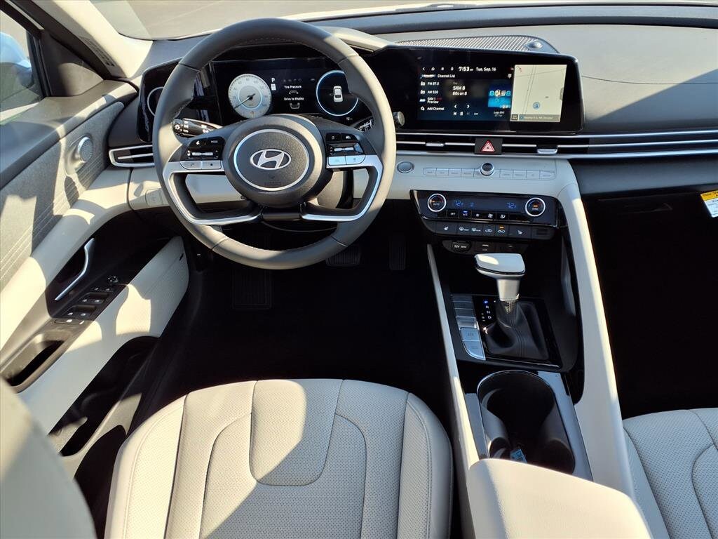 Used 2025 Hyundai Elantra Limited Sedan