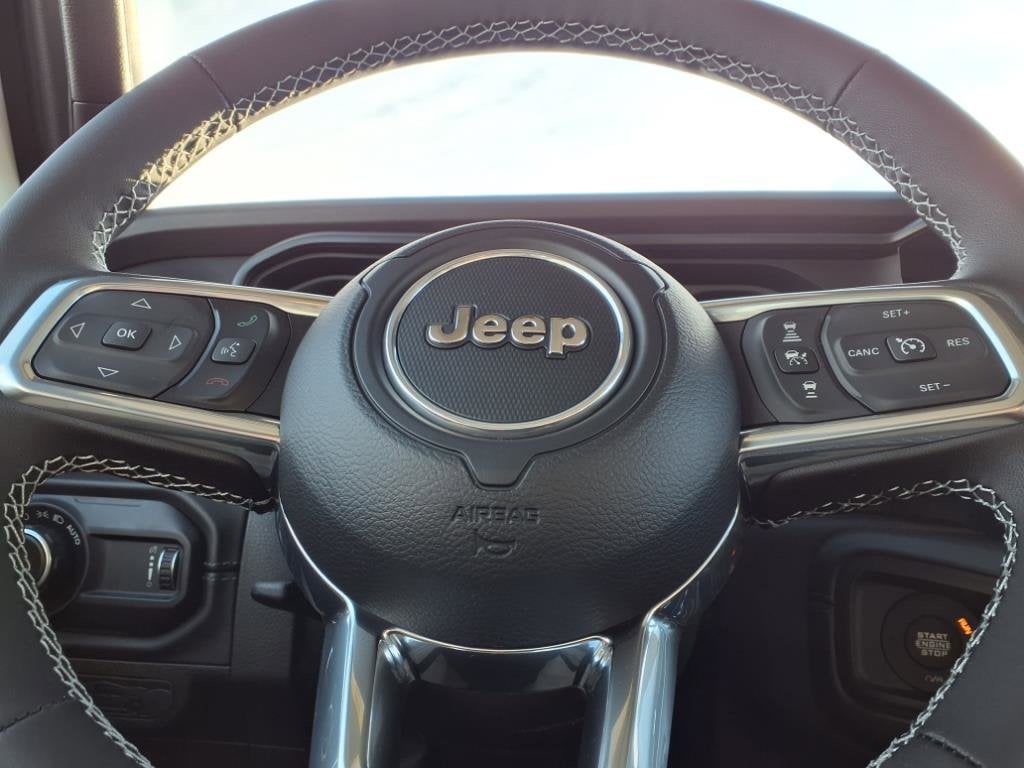 2025 Jeep Wrangler 4-Door Sahara - Photo 16
