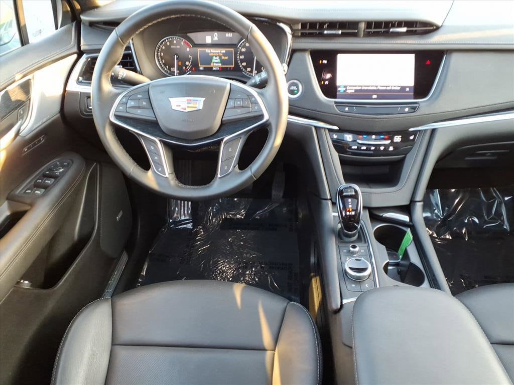 Used 2025 CADILLAC XT5 Premium Luxury SUV