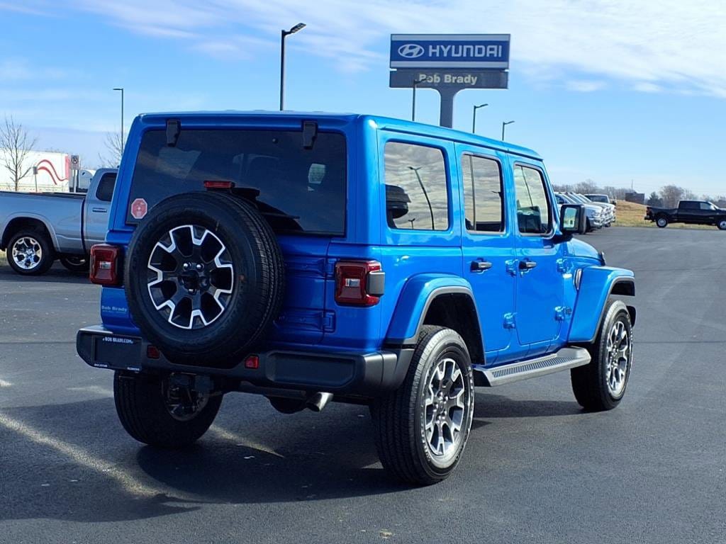 2025 Jeep Wrangler 4-Door Sahara - Photo 12
