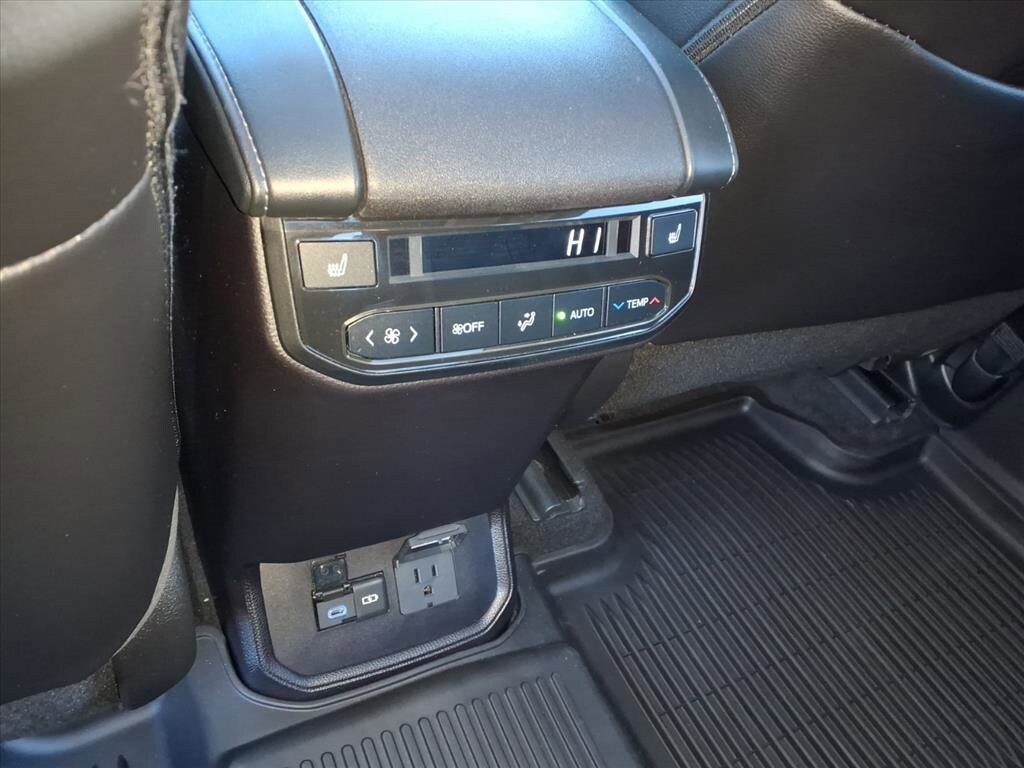 Used 2022 Toyota Highlander Platinum SUV