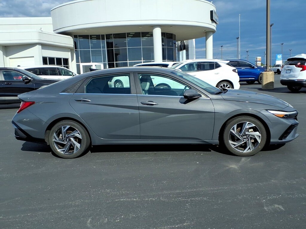 Used 2024 Hyundai Elantra Limited Sedan