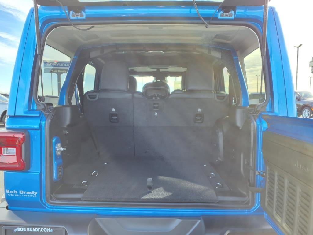 2025 Jeep Wrangler 4-Door Sahara - Photo 11