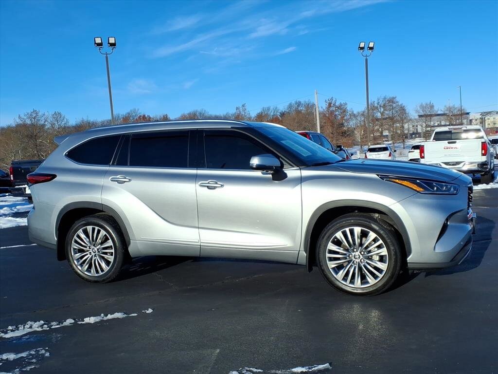 Used 2022 Toyota Highlander Platinum SUV