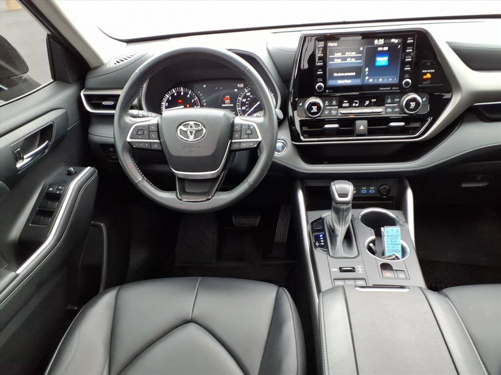 Used 2022 Toyota Highlander XLE SUV