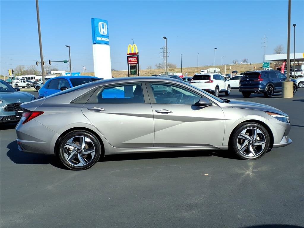 Used 2023 Hyundai Elantra SEL Sedan