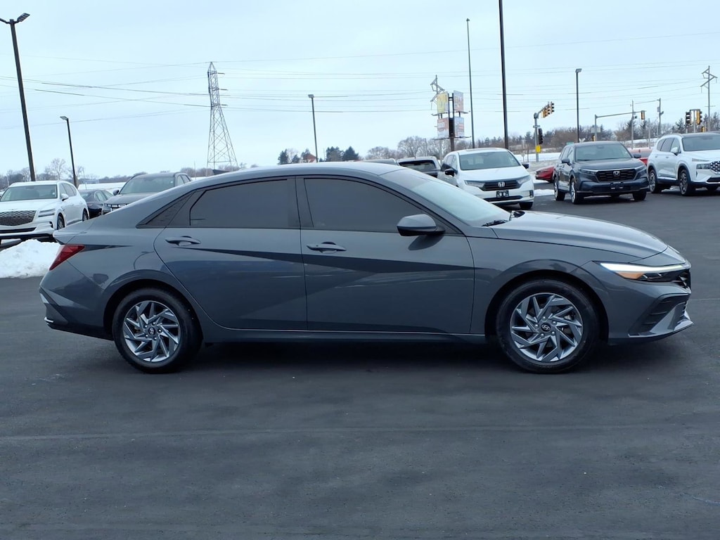 Used 2024 Hyundai Elantra SEL Sedan