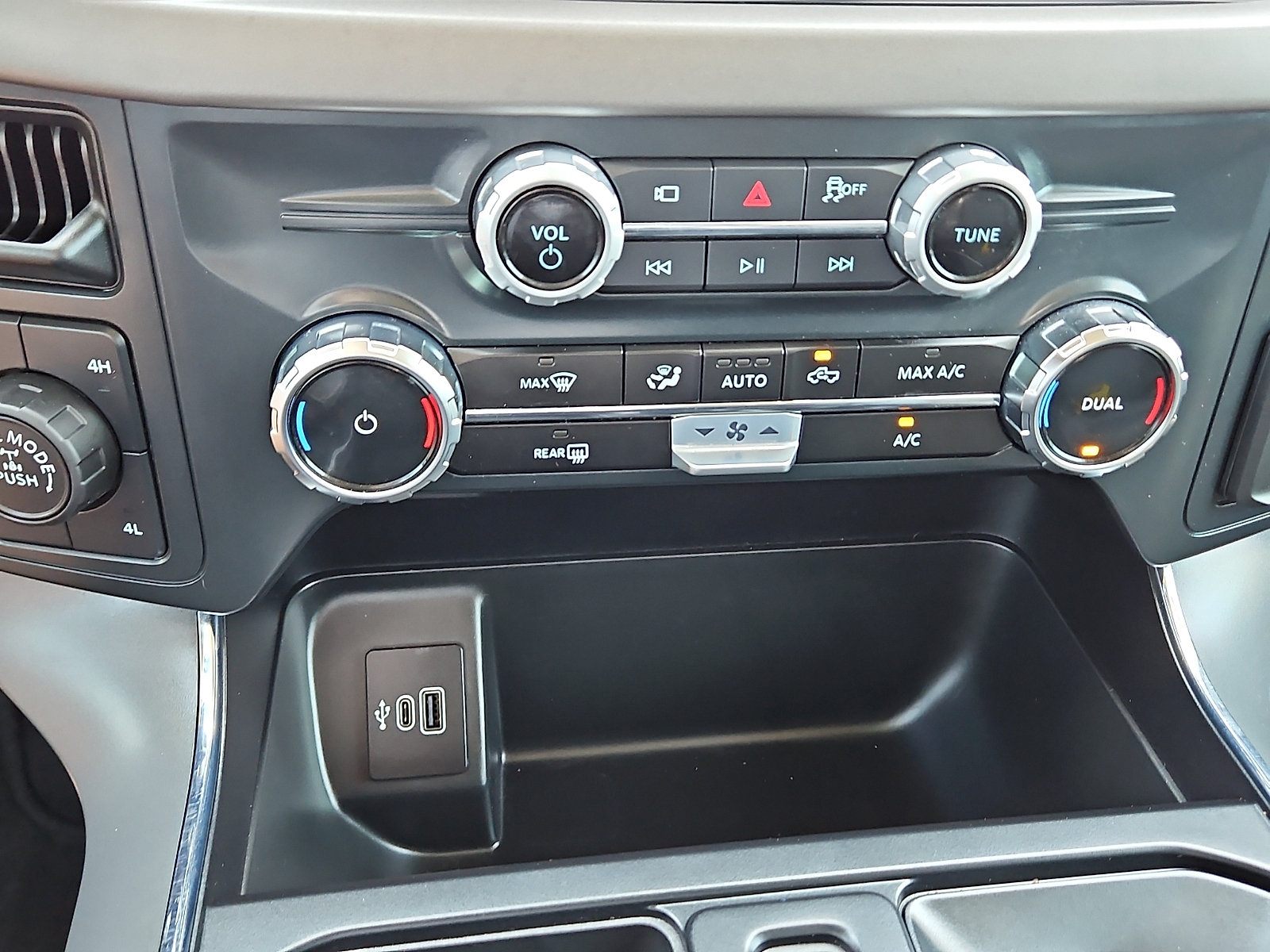 2025 Ford F-150 XLT - Photo 15