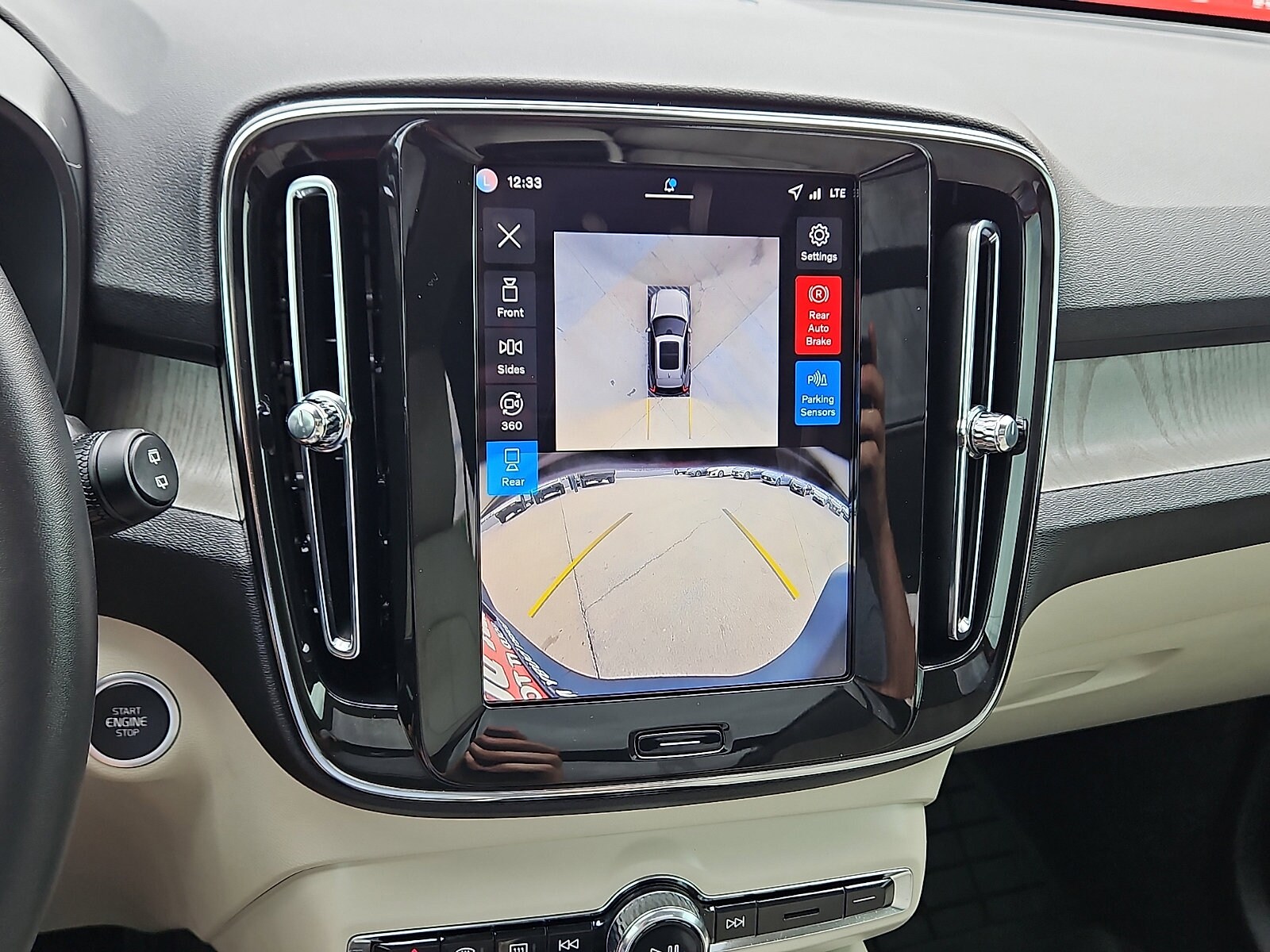 2026 Volvo XC40 Plus - Photo 17